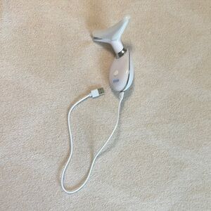 Liftlab Skin Sculptor 3-in-1 LED light Facial + Neck Massager and USB Cable